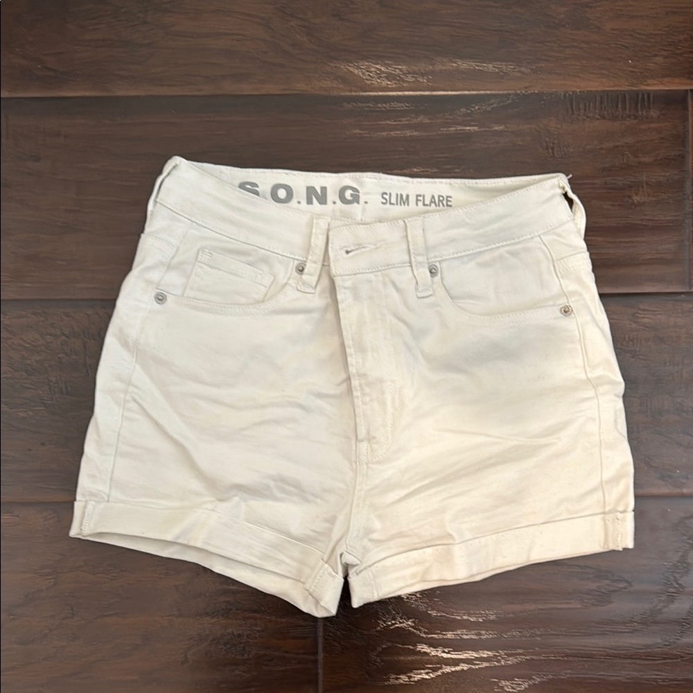 Women's Cream Slim Flare Shorts